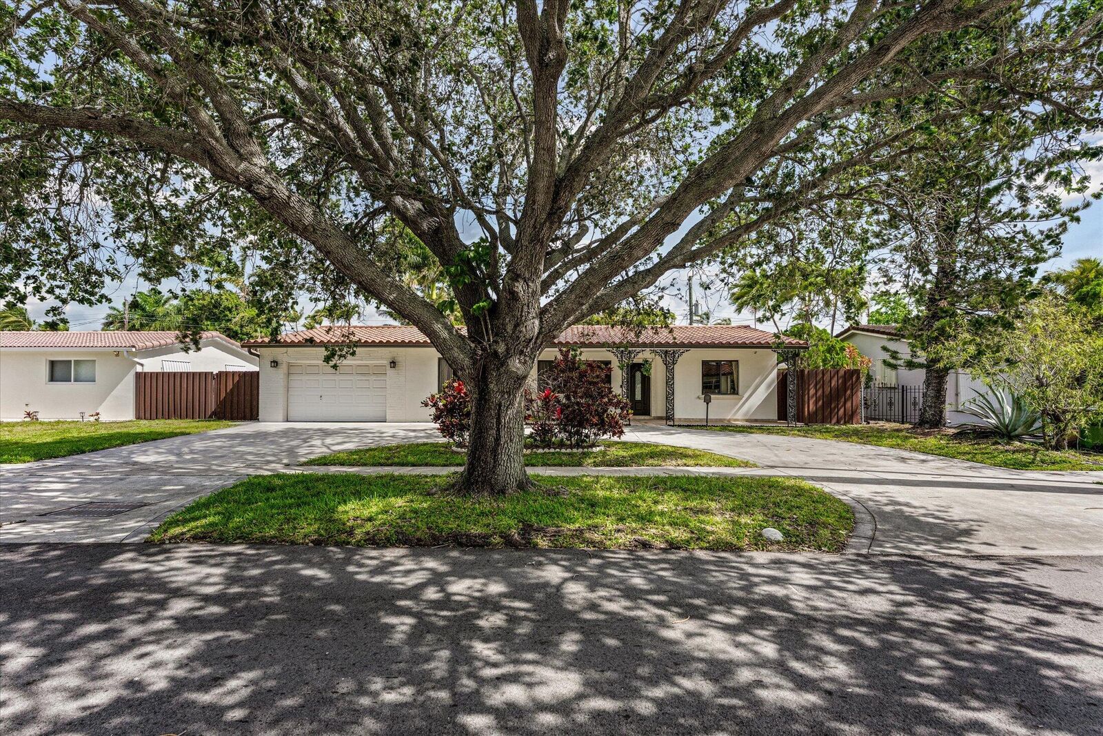 Property Photo:  1101 NE 4th Court  FL 33009 