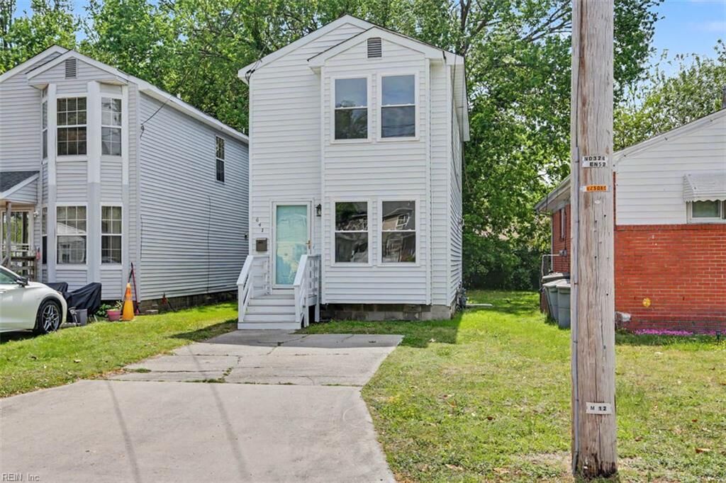 Property Photo: 641 Ridgeway Ave VA 23661
