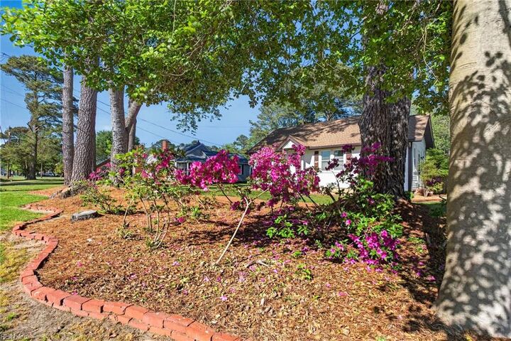 Property Photo:  77 Bunting Ln  VA 23662 
