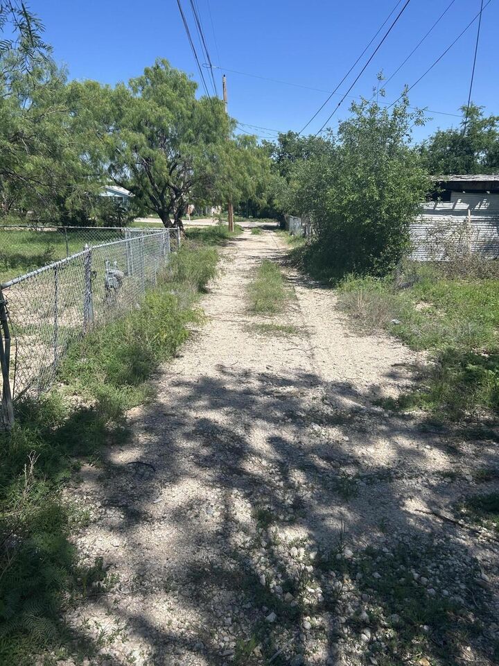 Property Photo:  106 W Avenue T  TX 76903 