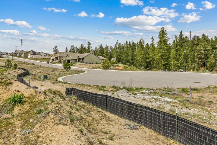 Property Photo:  5101 N Scenic Ln  WA 99212 