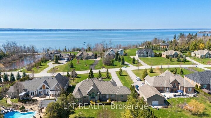 Property Photo: 5 Wolford Court ON L4P 0B1
