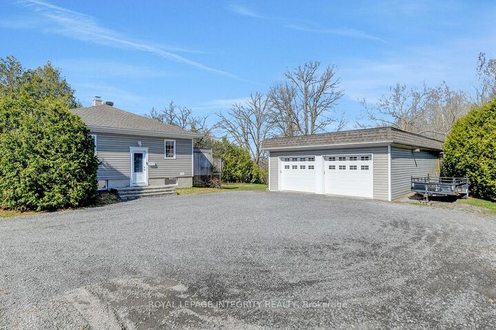 Property Photo: 1099 Old Montreal Road ON K4A 3N6