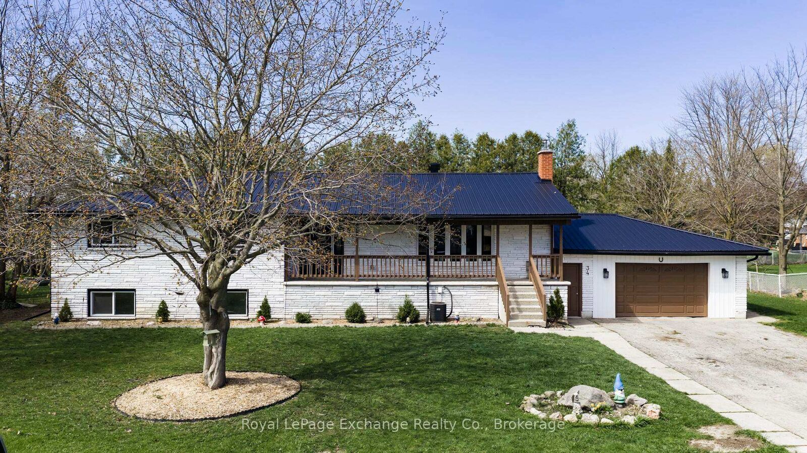 Property Photo: 34 Queen Avenue ON N0M 1J0