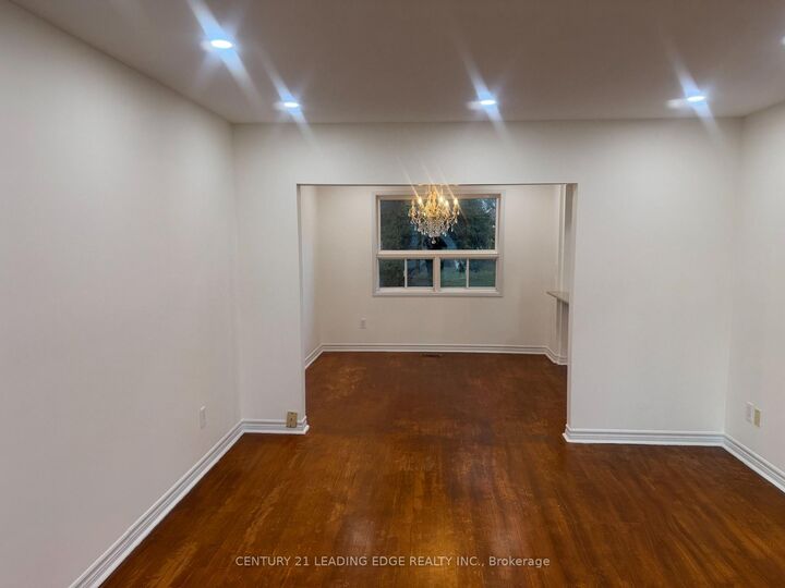 Property Photo:  95 Willowridge Road  ON M9R 3Z5 