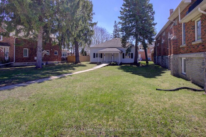 Property Photo:  221 Lambton Street E  ON N0G 1R0 