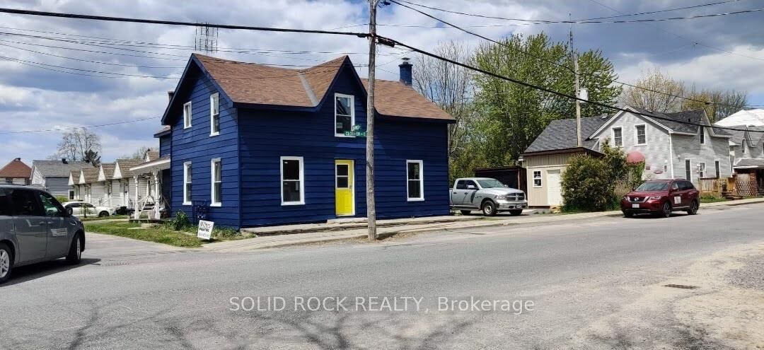 Property Photo: 201 Clothier St Street E ON K0G 1J0