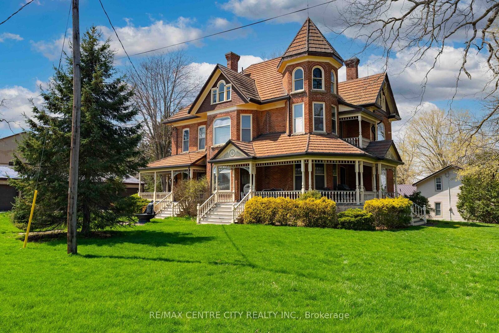 Property Photo: 9321 Richmond Road ON N5H 2R1