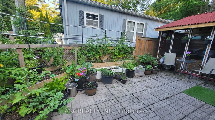 Property Photo: 24 Chickadee Court ON L0E 1N0