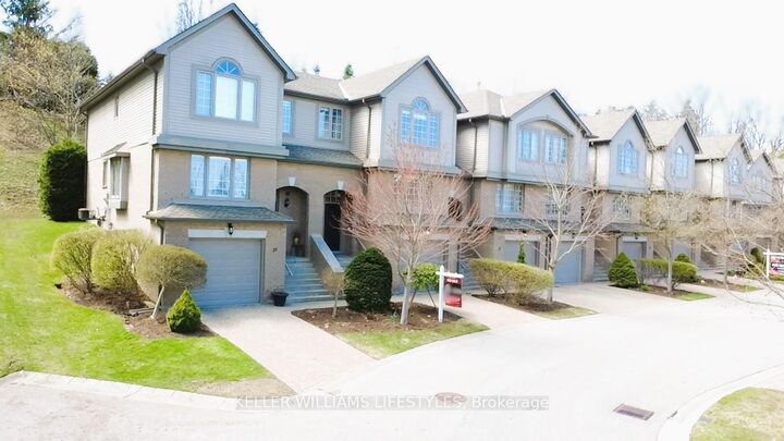 Property Photo: 270 North Centre Road 16 ON N6G 5E2
