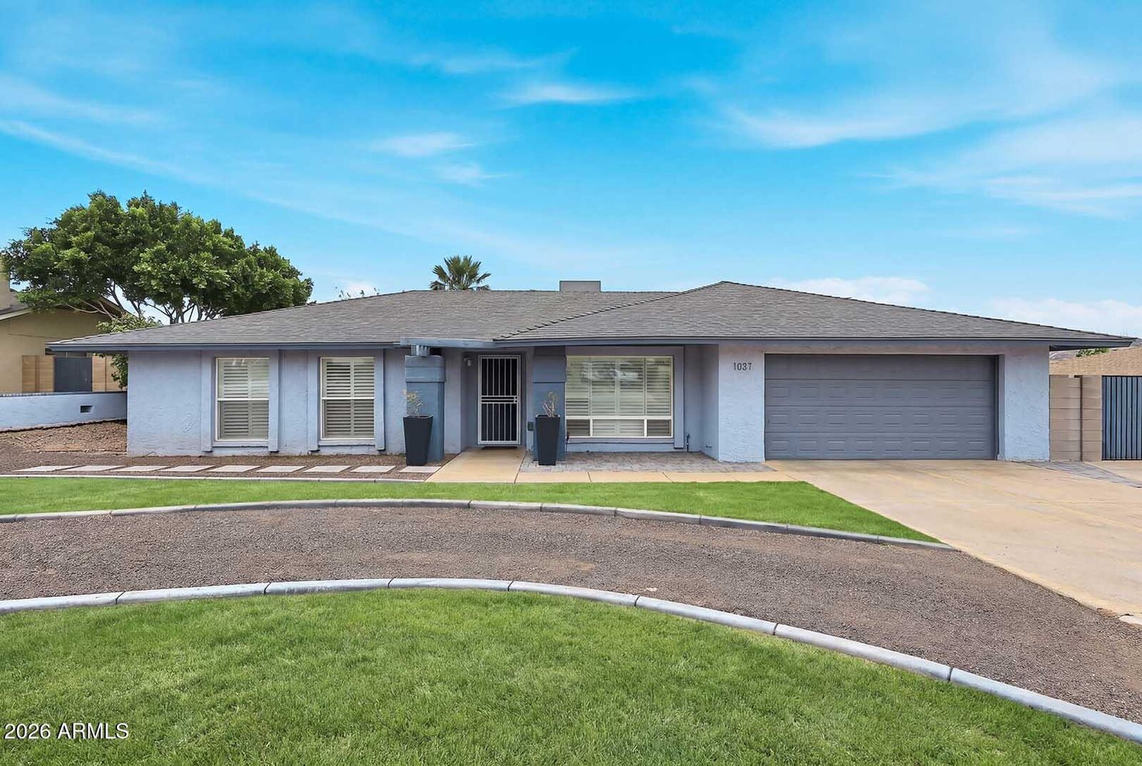 Property Photo: 1037 E Acoma Drive AZ 85022