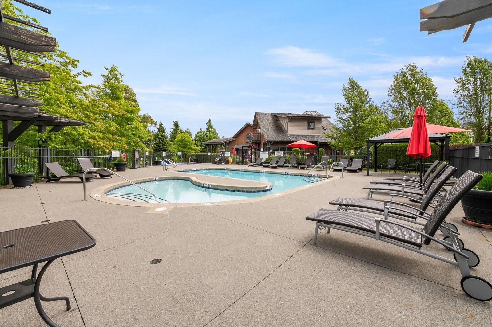 Property Photo: 30989 Westridge Place 94 BC V2T 0E7