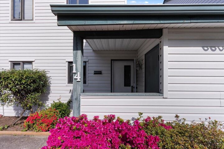 Property Photo: 6609 138 Street 14 BC V3W 5G7