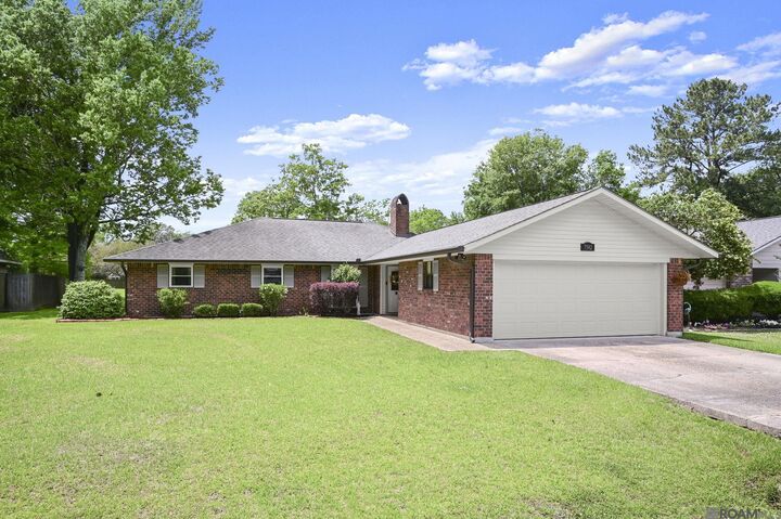 Property Photo:  7582 Oakmount Dr  LA 70817 