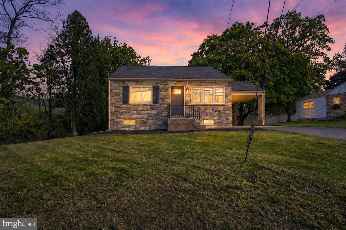 Property Photo:  2400 Linglestown Road  PA 17110 