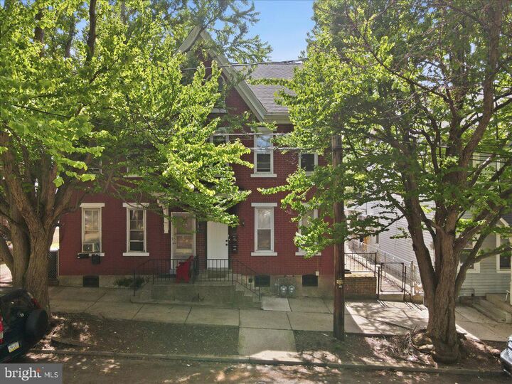 Property Photo:  247 W Fairview Street  PA 18018 