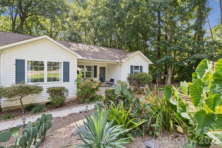 Property Photo:  125 Mills Forest Lane  NC 28117 