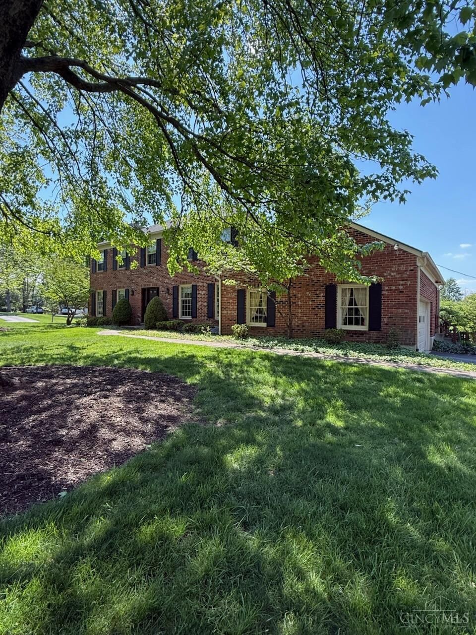 Property Photo:  9901 Knollwind Drive  OH 45242 