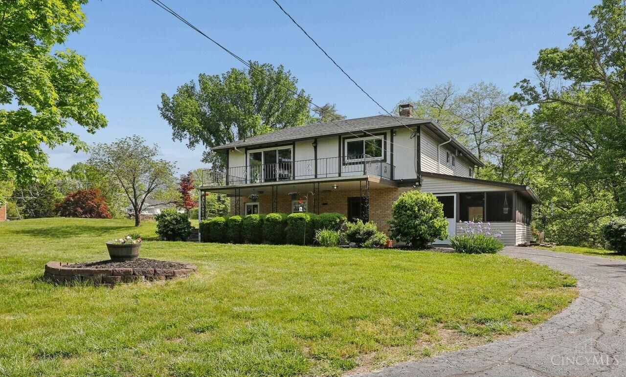 Property Photo: 1005 Robin Hill Drive OH 45157