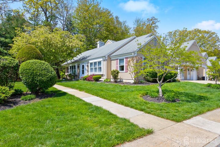 Property Photo:  678 Yarborough Way A  NJ 08831 