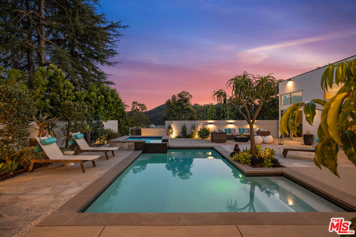 Property Photo:  2306 Cheryl Pl  CA 90049 