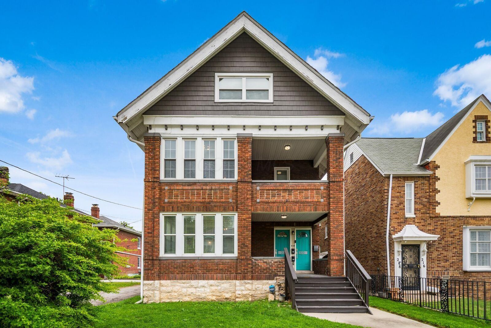 Property Photo:  220 Parkwood Avenue  OH 43203 