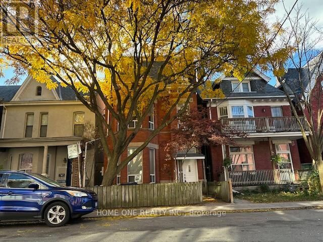 Property Photo:  31 D'Arcy Street 302  ON M5T 1J8 