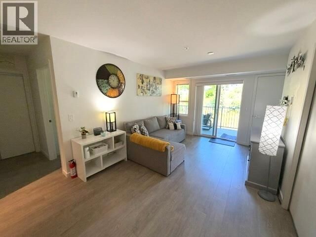 Property Photo:  725 Academy Way 211  BC V1V 0B4 