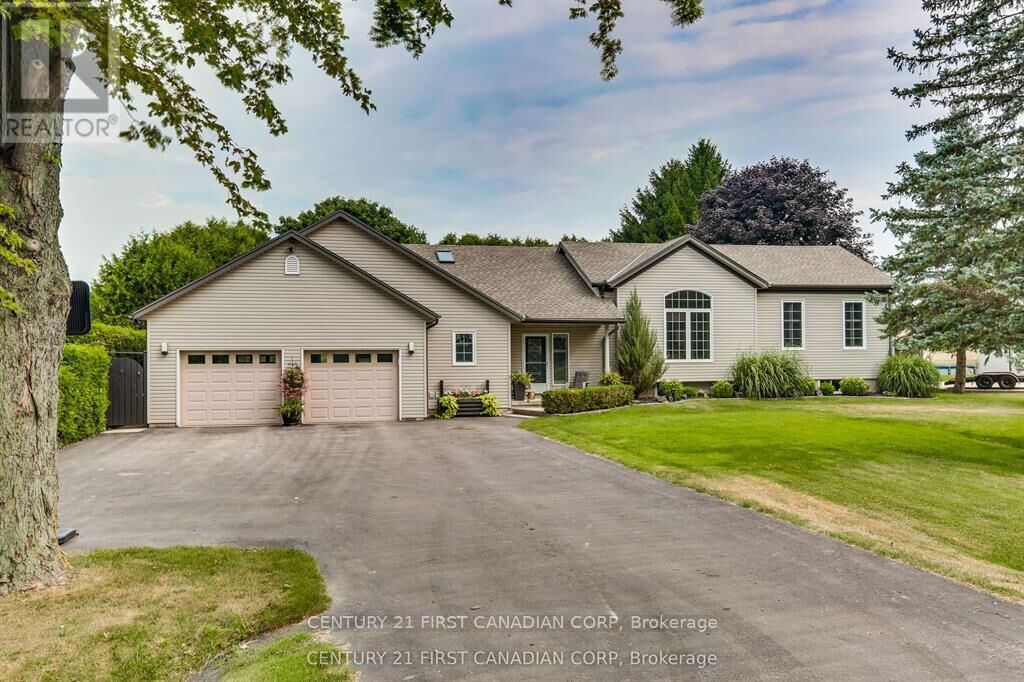 Property Photo: 16916 Evelyn Drive ON N0M 2P0