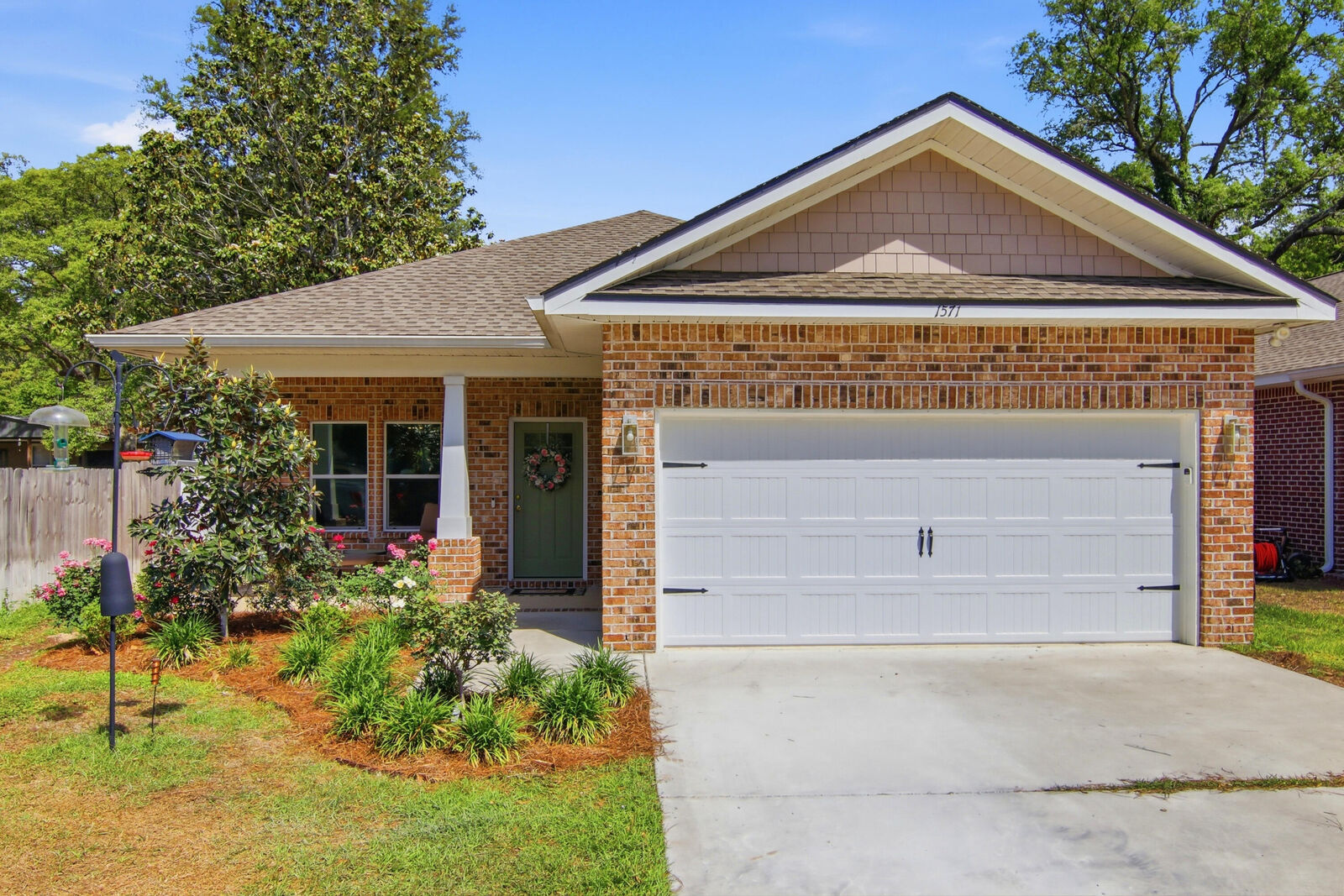 Property Photo:  1571 Cedar Street  FL 32578 