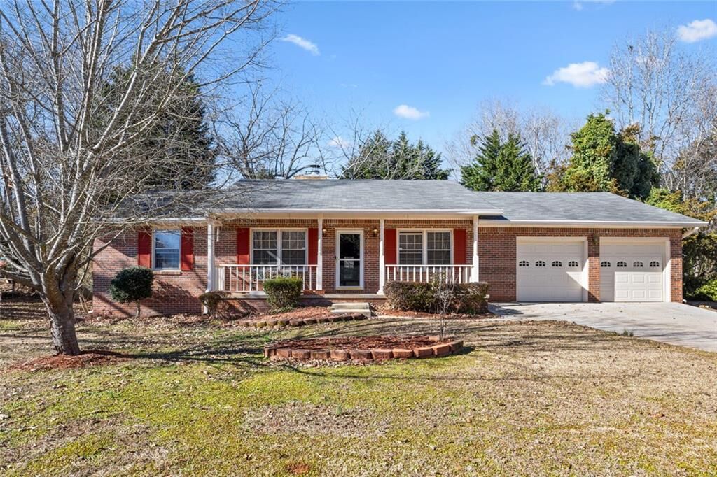 Property Photo:  2805 SE Bridle Path  GA 30094 