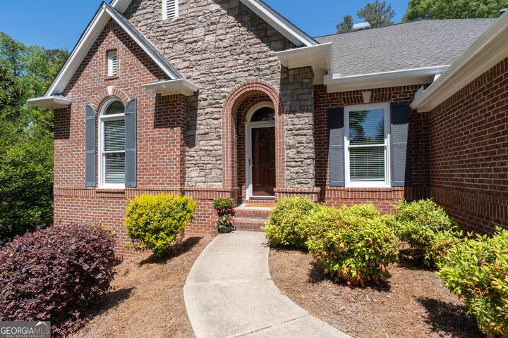 Property Photo: 303 Canter Way GA 30188