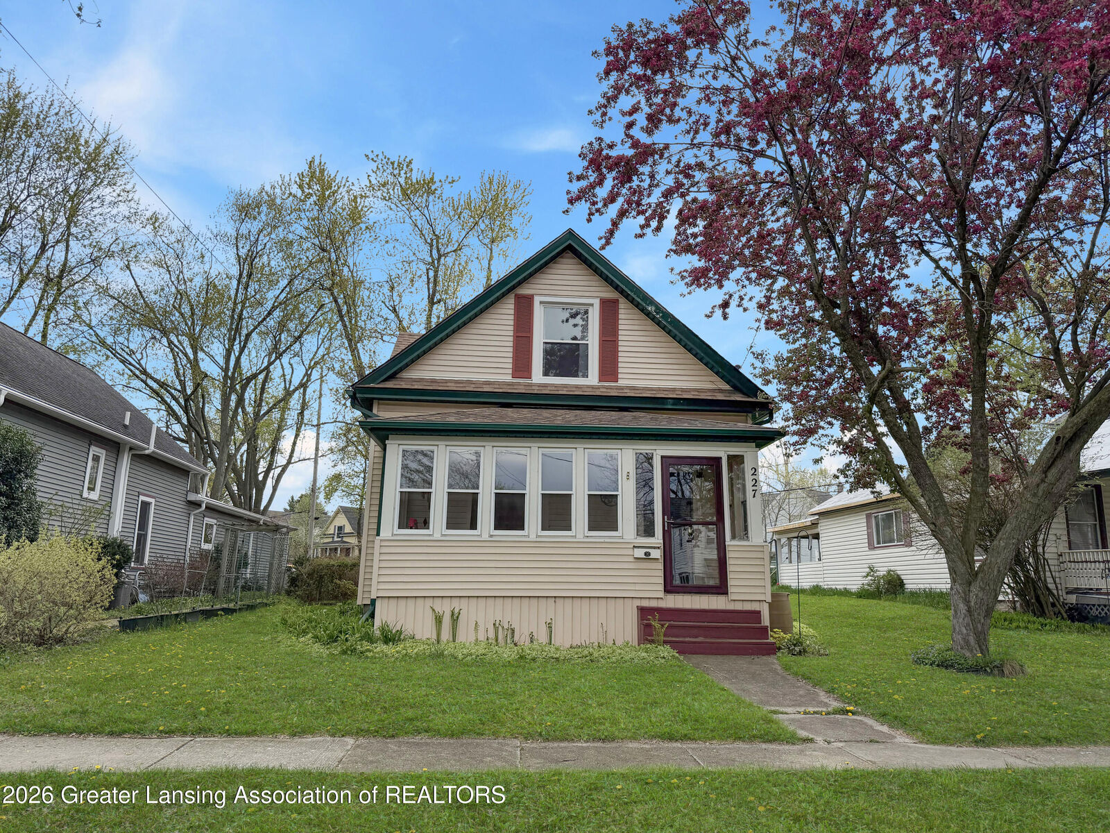 Property Photo: 227 W Lincoln Street MI 48837