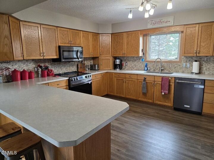 Property Photo:  309 Birch Street W  ND 58442 