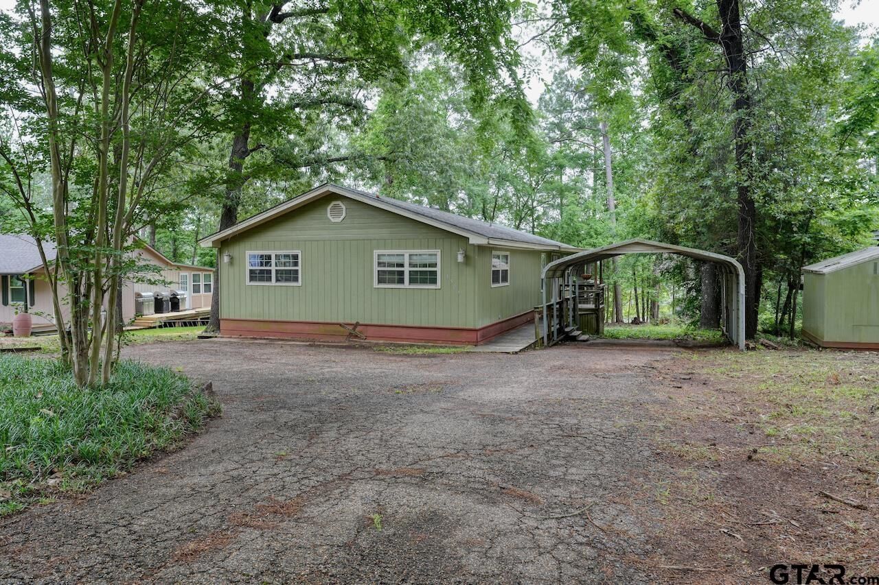 Property Photo:  1505 Tanglewood Dr E  TX 75771 