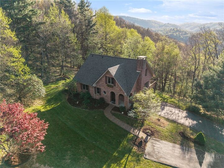 Property Photo:  222 Sorrento Drive  NC 28605 