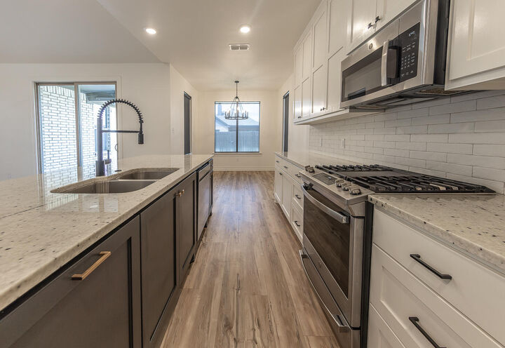 Property Photo:  1021 N Fulton Avenue  TX 79416 