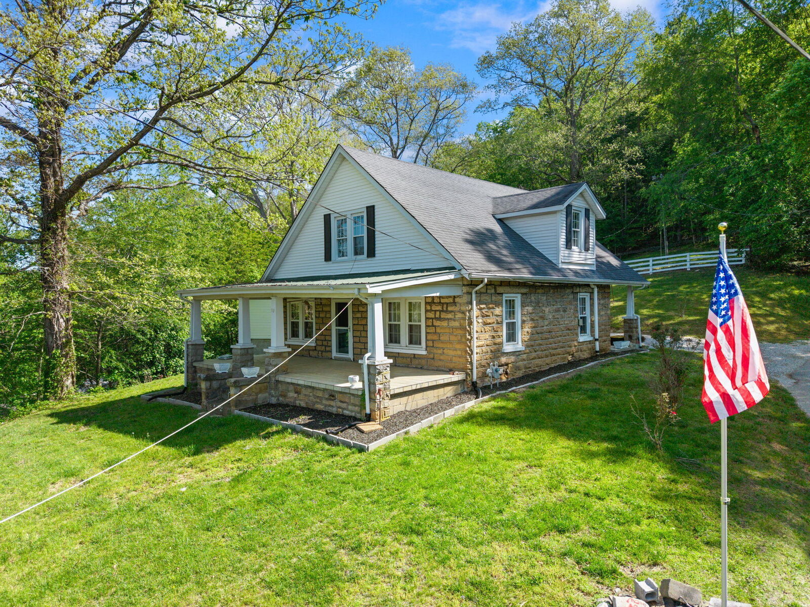 Property Photo:  249 3rd Street  KY 40962 