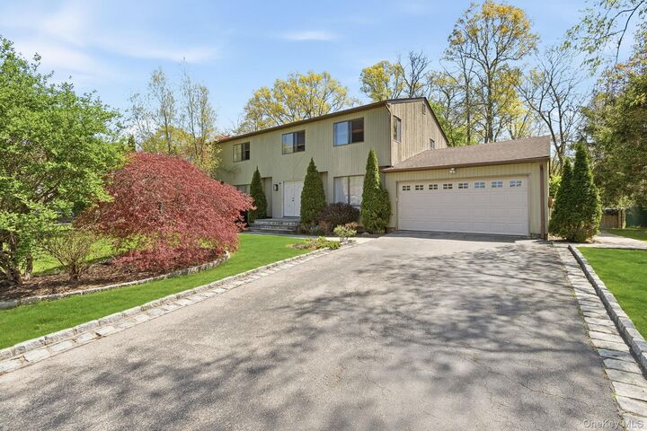 Property Photo:  26 Devonshire Dr  NY 10605 