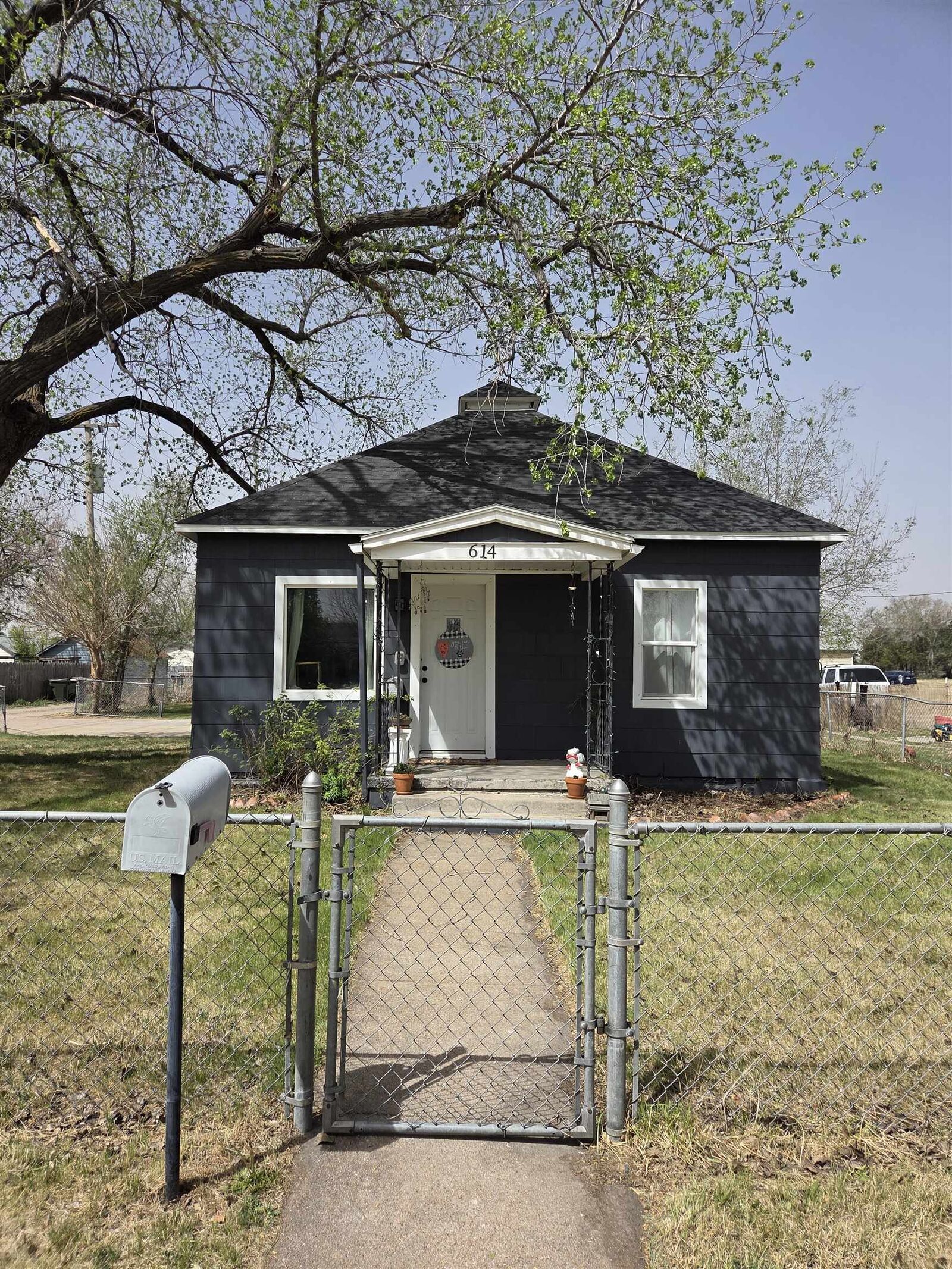 Property Photo:  614 N Jefferson  NE 69101 