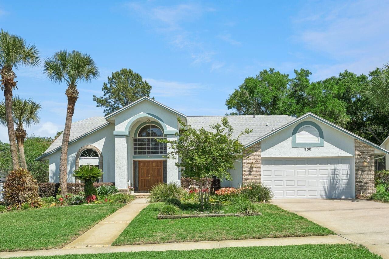 Property Photo:  908 Almond Tree Circle  FL 32835 