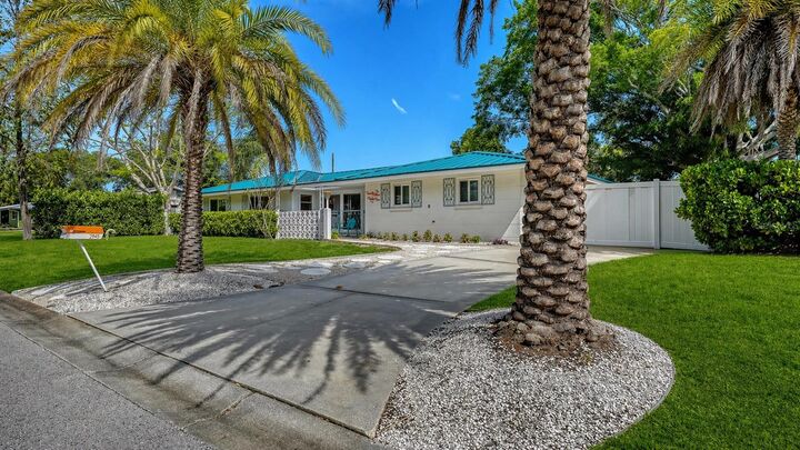 Property Photo:  2945 Upper Tangelo Drive  FL 34239 