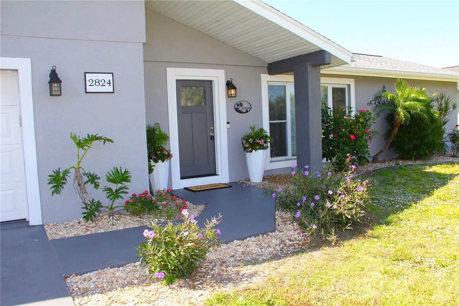 Property Photo: 2824 Shannon Drive FL 33950