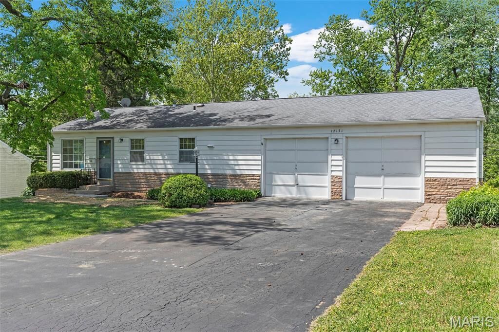 Property Photo: 12131 McKelvey Road MO 63043