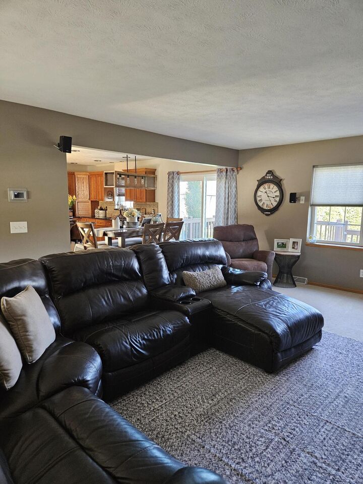 Property Photo:  601 Woodbridge Trl  WI 53094 