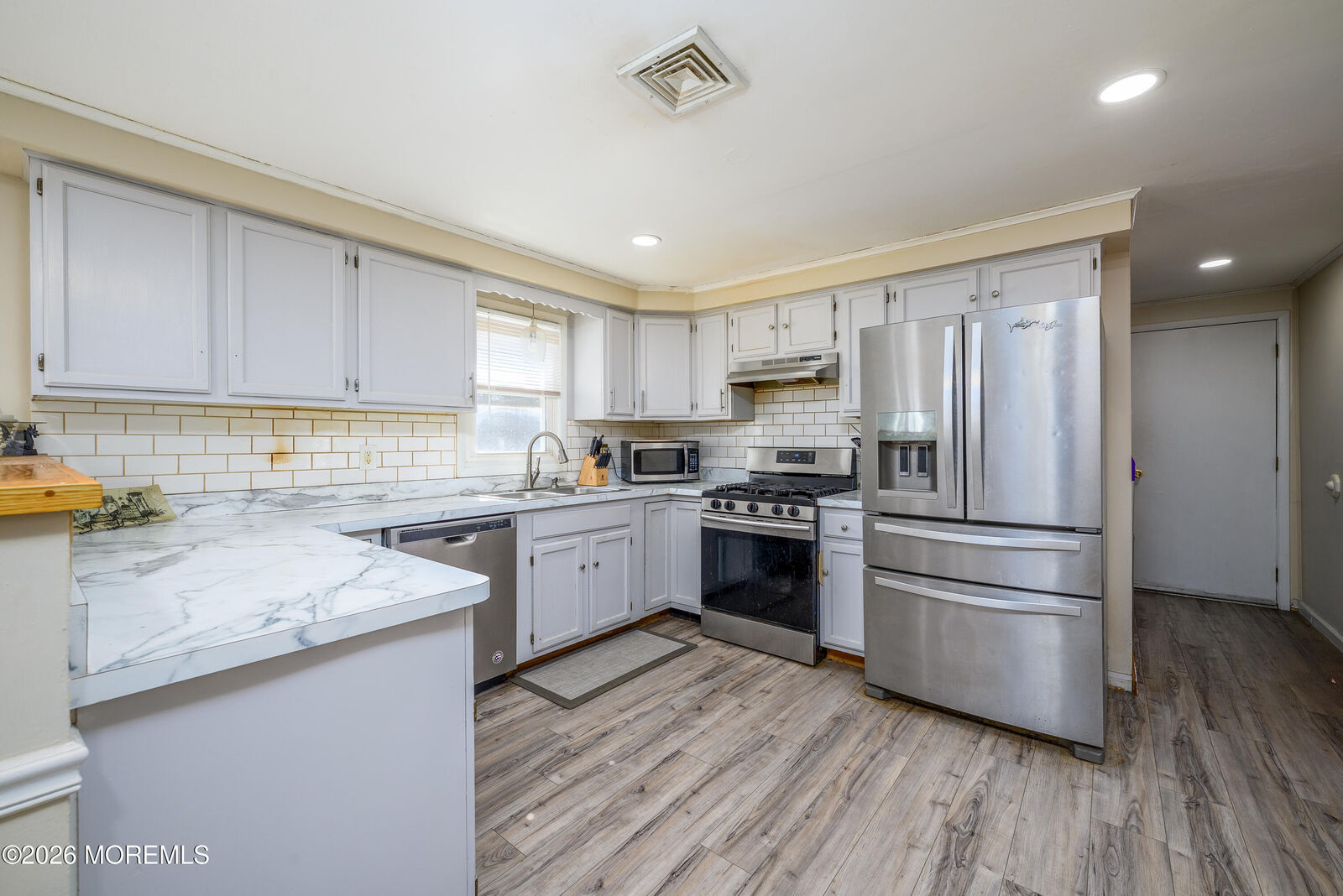 Property Photo:  570 Eltone Road  NJ 08527 