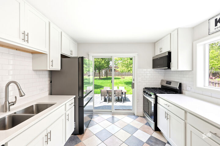 Property Photo:  36 N Ashland Avenue  IL 60074 