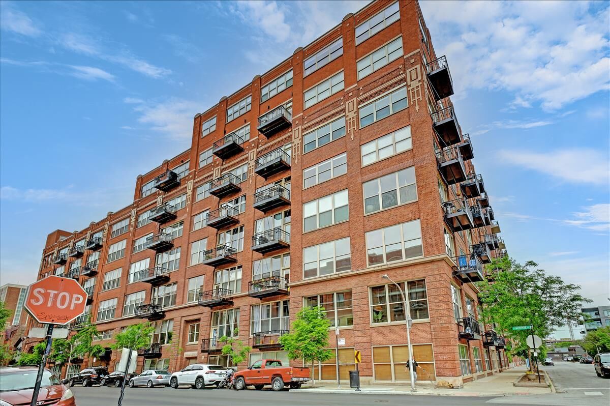 Property Photo: 1500 W Monroe Street 727 IL 60607