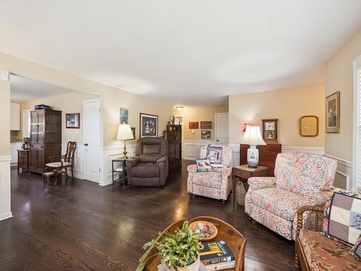 Property Photo: 1202 Homestead Road IL 60526