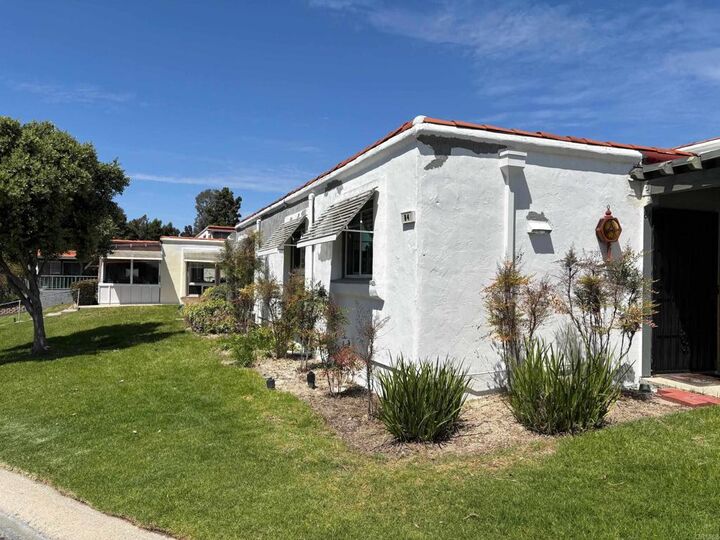 Property Photo:  3621 Vista Campana S 84  CA 92057 